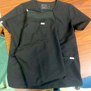 Black Medium FIGS scrub set